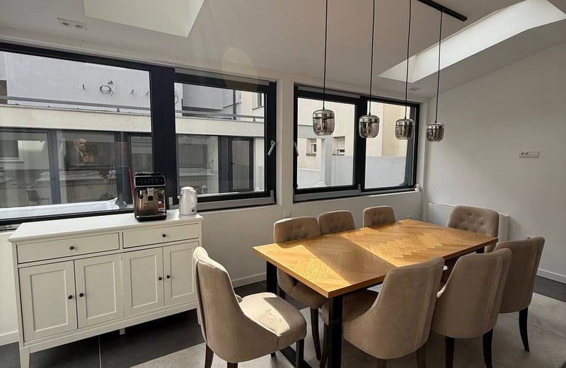 Miete einer geräumigen und hellen 4-Zimmer-Wohnung, 120 m², Vračar, Belgrad, Serbien